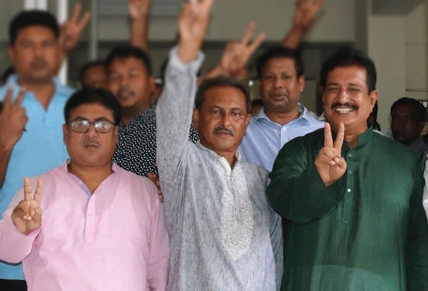 বিএনপির কেন্দ্রীয় তিন নেতা (ডান থেকে) মিজানুর রহমান, মোসাদ্দেক হোসেন ও শফিকুল হক