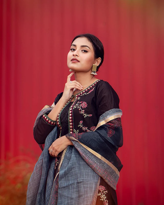 Styuardessa bilan yolovchi jinsiy aloqa