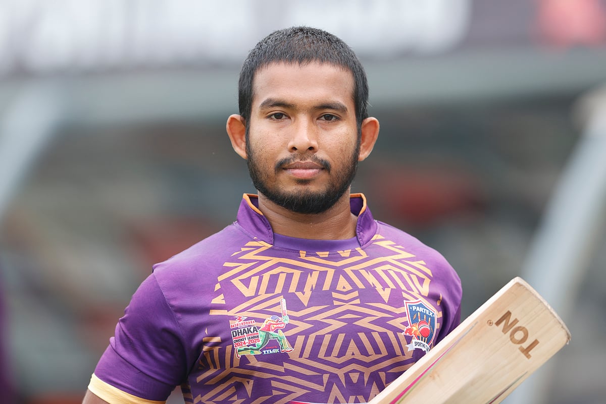 নাটকীয় ম্যাচে ৮০ রান করে দলকে জিতিয়ে ম্যাচসেরা মোহাম্মদ রাকিব