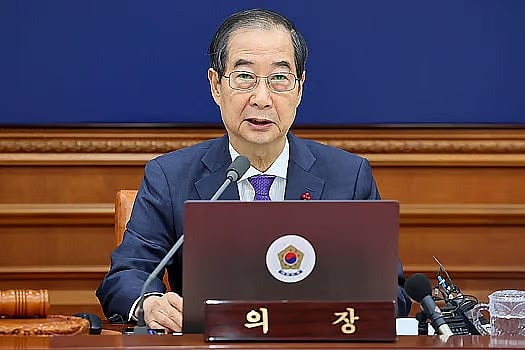 দক্ষিণ কোরিয়ার প্রধানমন্ত্রী ও ভারপ্রাপ্ত প্রেসিডেন্ট হান ডাক সু