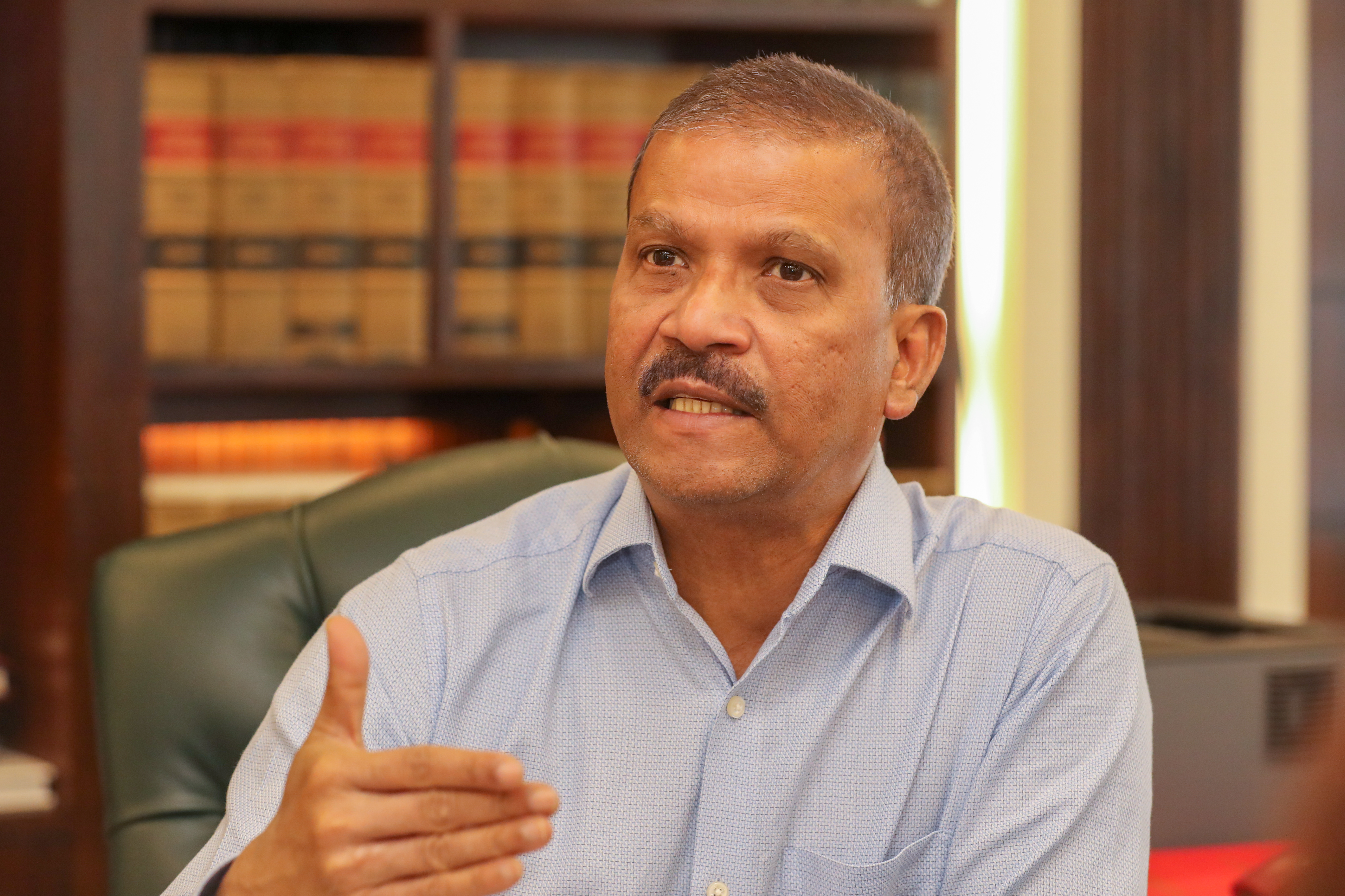 Saunada jinsiy aloqada bolgan swingerlar video