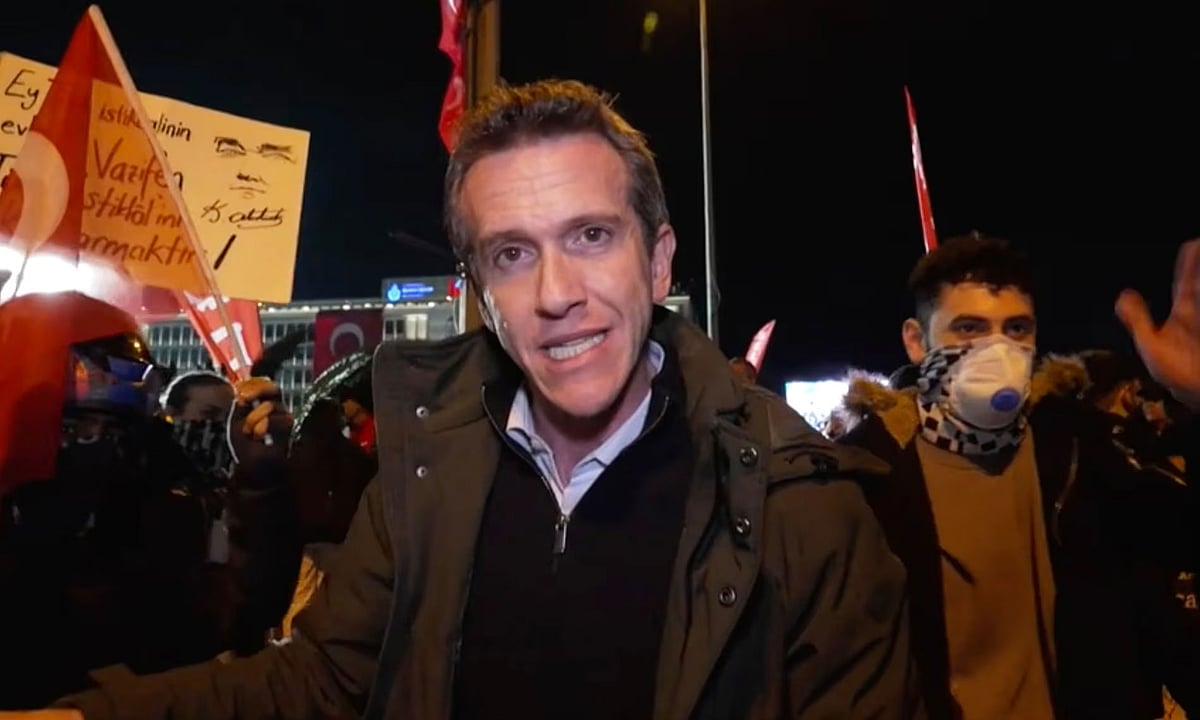 ইস্তাম্বুলে বিবিসি সাংবাদিক মার্ক লোয়েন