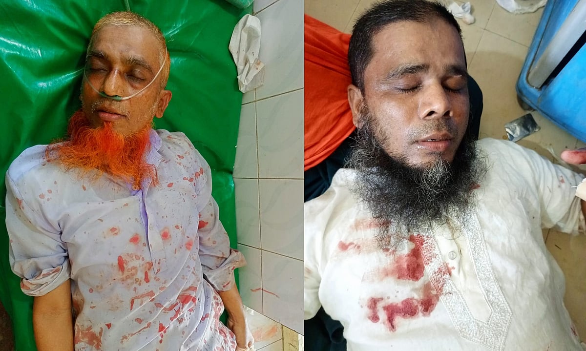 দুর্বৃত্তের দায়ের কোপে গুরুতর আহত কাপড় ব্যবসায়ী সফিকুল ইসলাম প্রধান (৬২) ও তাঁর ভাই বাদল প্রধান (৪২)। আজ শনিবার দুপুরে চাঁদপুরের মতলব দক্ষিণ উপজেলা স্বাস্থ্য কমপ্লেক্সে