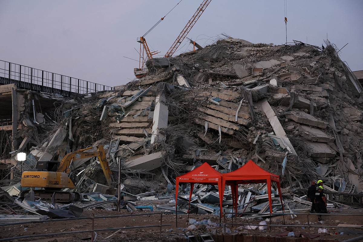 নির্মাণাধীন ৩৩ তলা ভবনের ধ্বংসাবশেষ। থাইল্যান্ডের রাজধানী ব্যাংককে, ২৯ মার্চ ২০২৫