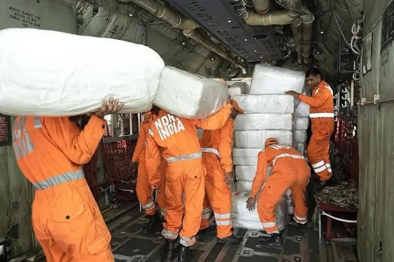 ভারত থেকে মিয়ানমারে ত্রাণ সহায়তা পাঠানো হচ্ছে