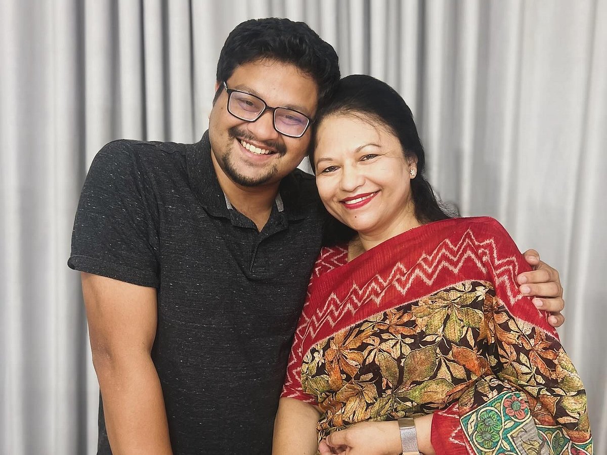 মায়ের সঙ্গে নুহাশের জন্মদিন (১ জানুয়ারি) উদ্‌যাপন। ৩১ ডিসেম্বর ২০২৪