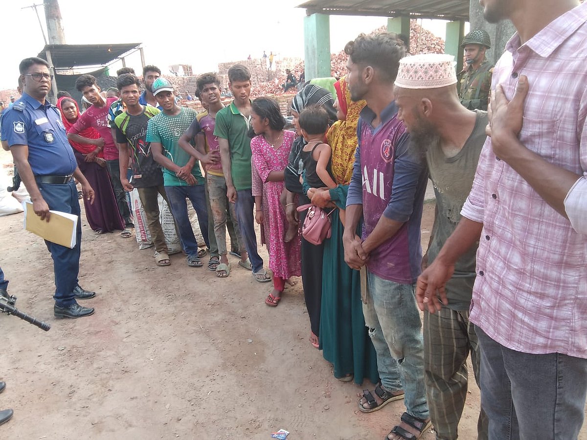 ময়মনসিংহের নান্দাইলে এসআরবি ব্রিকস নামের একটি ইটভাটায় জিম্মি থাকা ২০ জন শ্রমিককে উদ্ধার করেছে যৌথ বাহিনী। আজ বুধার বিকেলে