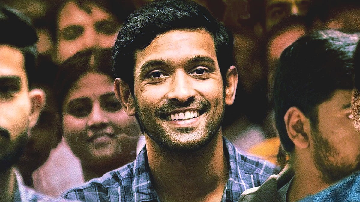 মনোজ চরিত্রে নিজের ক্যারিয়ারসেরা অভিনয় করেছেন বিক্রান্ত ম্যাসি