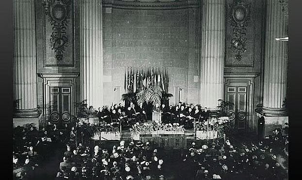 ওয়াশিংটনে ন্যাটো প্রতিষ্ঠার চুক্তিতে সই করে ১২টি দেশ। ৪ এপ্রিল, ১৯৪৯