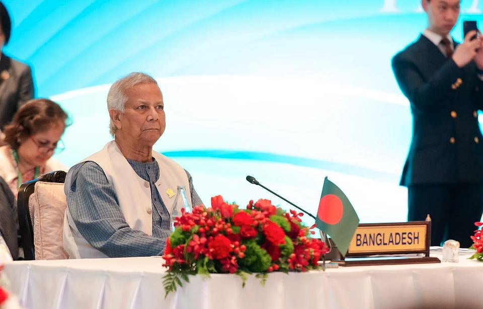 শুক্রবার ব্যাংককে বিমসটেক শীর্ষ সম্মেলনে অংশ নেন প্রধান উপদেষ্টা অধ্যাপক মুহাম্মদ ইউনূস