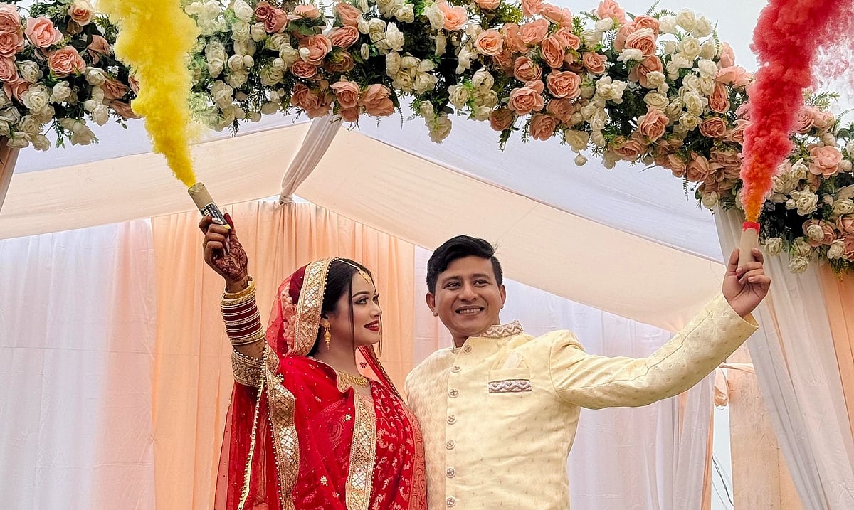 শামীম হাসান সরকার ও তাঁর স্ত্রী আফসানা আক্তার