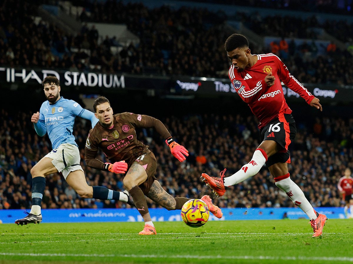 সর্বশেষ ম্যানচেস্টার ডার্বিতে জিতেছে ইউনাইটেড