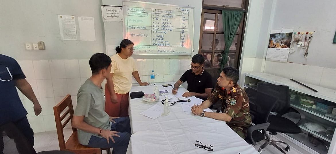 আহতদের চিকিৎসাসেবা দিচ্ছে বাংলাদেশ থেকে যাওয়া বিশেষ সহায়তাকারী দল