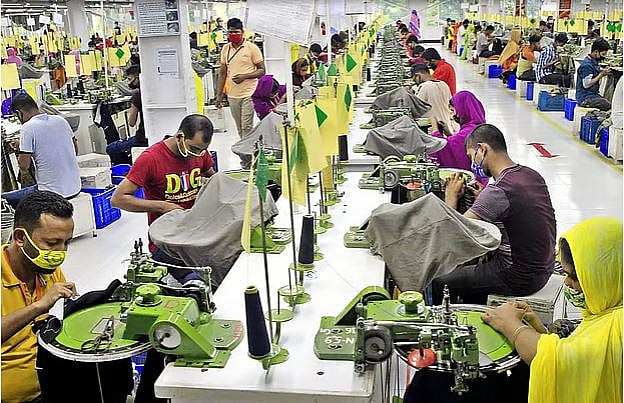 তৈরি পোশাক রপ্তানিতে সারা বিশ্বে একক দেশ হিসেবে বাংলাদেশের স্থান যেখানে দ্বিতীয়