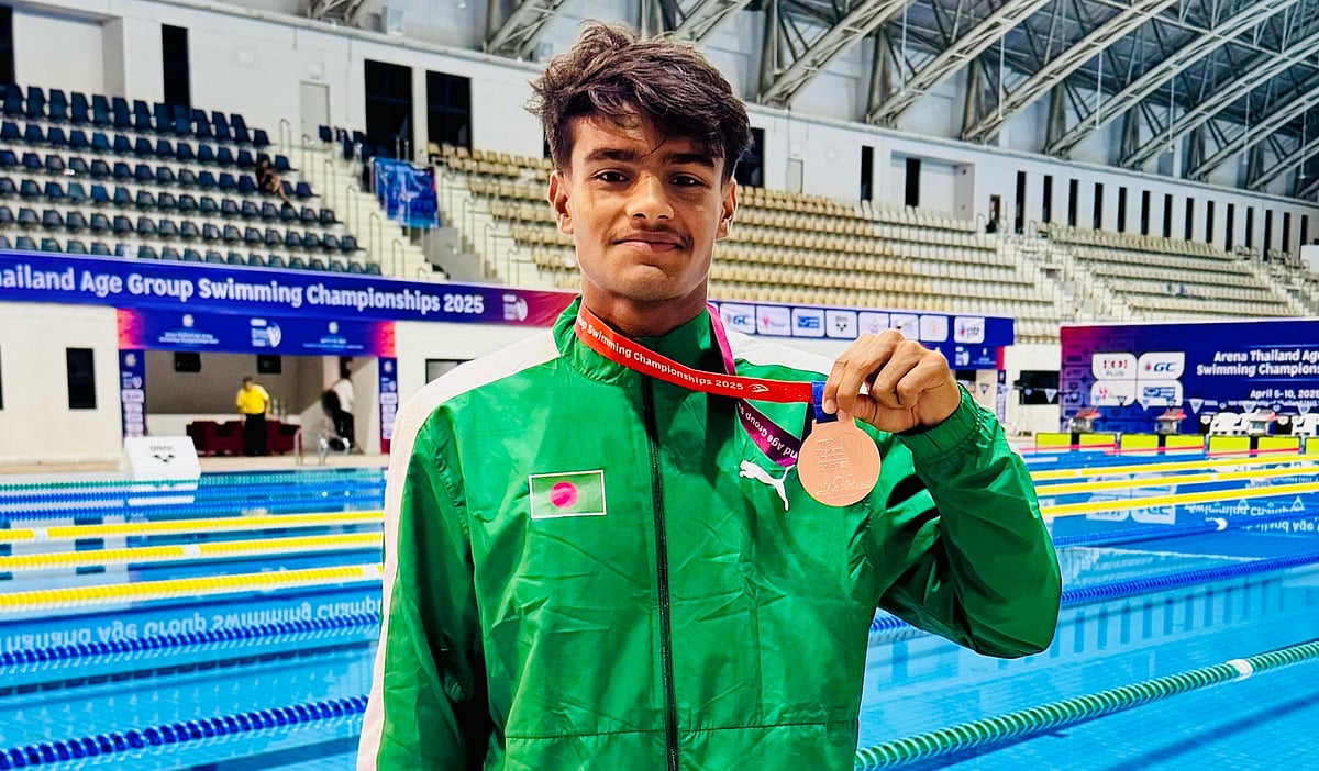 থাই ওপেন চ্যাম্পিয়নশিপের ১০০ মিটার ব্যাকস্ট্রোকে ব্রোঞ্জ পদক জিতেছেন বাংলাদেশের সাঁতারু সামিউল ইসলাম