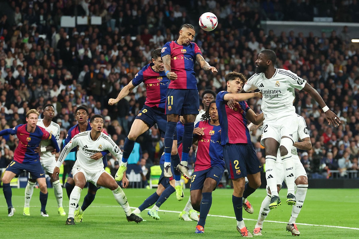 লা লিগার শিরোপা লড়াইটা এখন বার্সেলোনা ও রিয়াল মাদ্রিদের