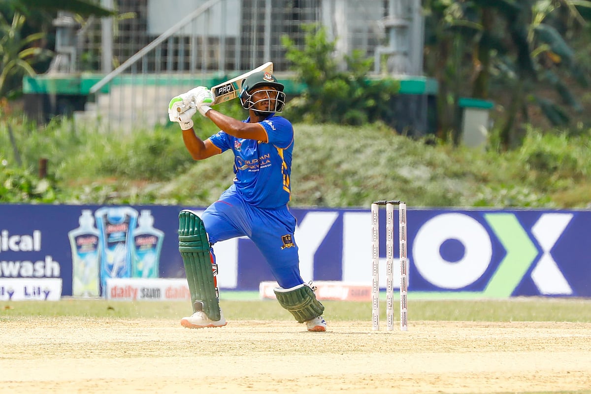 পারটেক্সের বিপক্ষে সেঞ্চুরি করেছেন তানজিদ হাসান