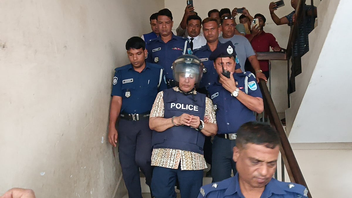 সাবেক প্রতিমন্ত্রী কাজী কেরামত আলীকে কারাগারে পাঠিয়েছেন আদালত। আজ সোমবার দুপুরে