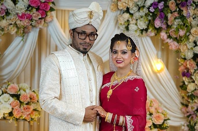 বিয়ের আসরে জামিল হোসেন ও মুনমুন আহমেদ