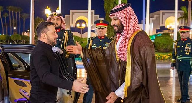 সৌদি যুবরাজ অভ্যর্থনা জানাচ্ছেন ইউক্রেনের প্রেসিডেন্টকে, মার্চ ১০, ২০২৫