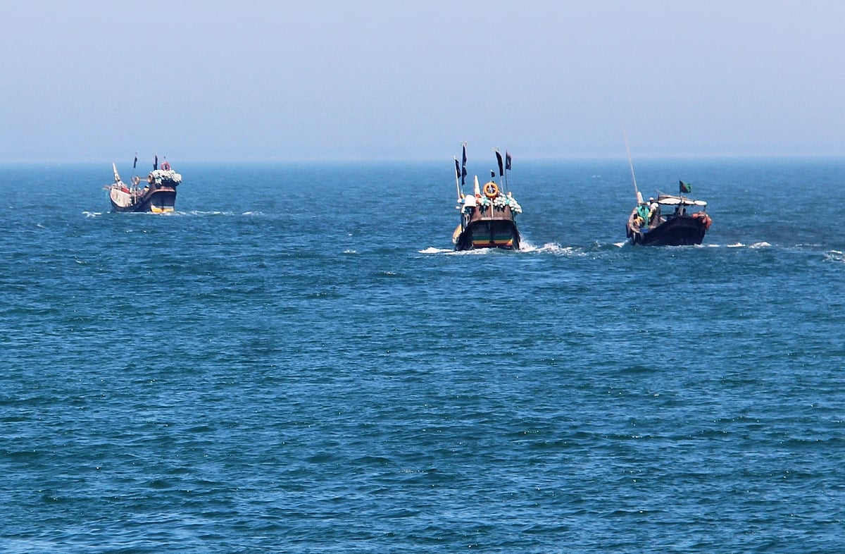 জেলেদের মাছ ধরার নৌযান