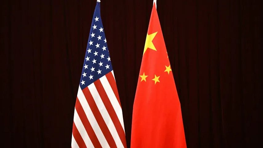 যুক্তরাষ্ট্র ও চীনের পতাকা
