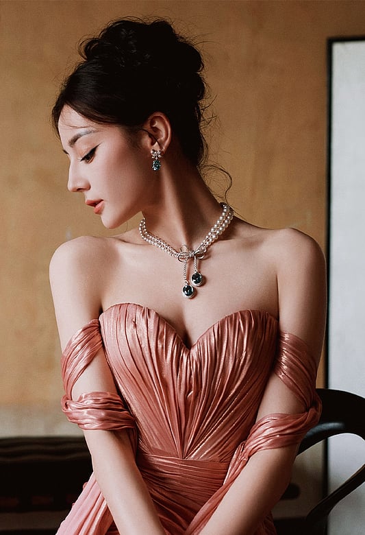 Yetuk ayollarning toliq ekranli fotosuratlari