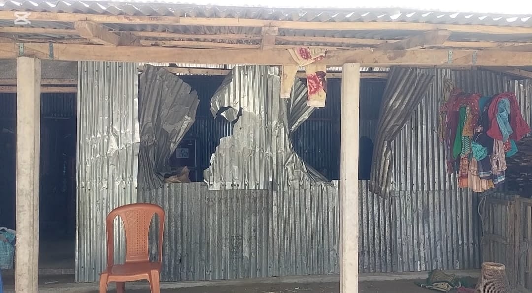 হামলা করে বাড়িঘর ভাঙচুর করা হয়েছে। নেত্রকোনা সদর উপজেলার মৌগাতি ইউনিয়নের ছোট গরদী এলাকায়