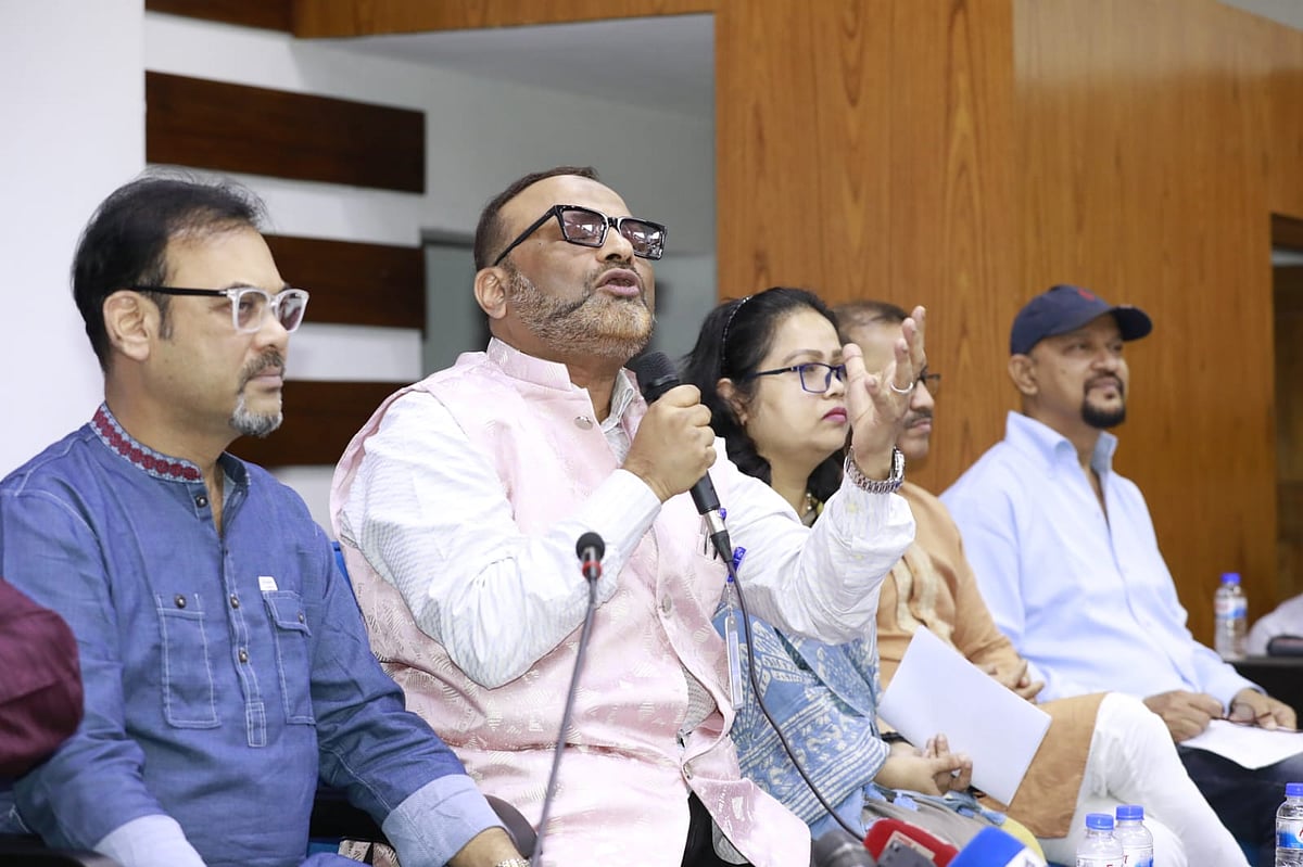 পয়লা বৈশাখ ও বাংলা নববর্ষ–১৪৩২ উদ্যাপনের বিভিন্ন দিক জানাতে আয়োজিত সংবাদ সম্মেলনে বক্তব্য দেন ঢাকা বিশ্ববিদ্যালয়ের উপাচার্য নিয়াজ আহমেদ খান