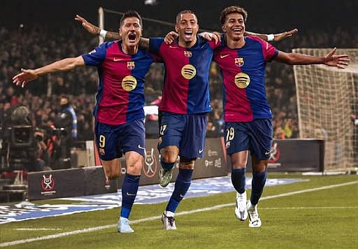 বার্সার আক্রমণভাগের নতুন ত্রিফলা লেভানডফস্কি, রাফিনিয়া ও ইয়ামাল চলতি মৌসুমে ছন্দে আছেন।