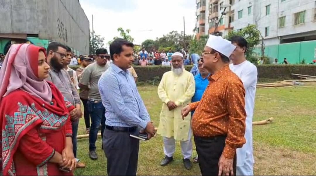 কেরানীগঞ্জের অধ্যাপক হামিদুর রহমান স্টেডিয়ামে (ভিটি মাঠ) প্রশাসনের নিষেধাজ্ঞা উপেক্ষা করে বৈশাখী মেলা করার ঘোষণা দিয়েছেন বিএনপির স্থায়ী কমিটির সদস্য গয়েশ্বর চন্দ্র রায়। শনিবার দুপুরে