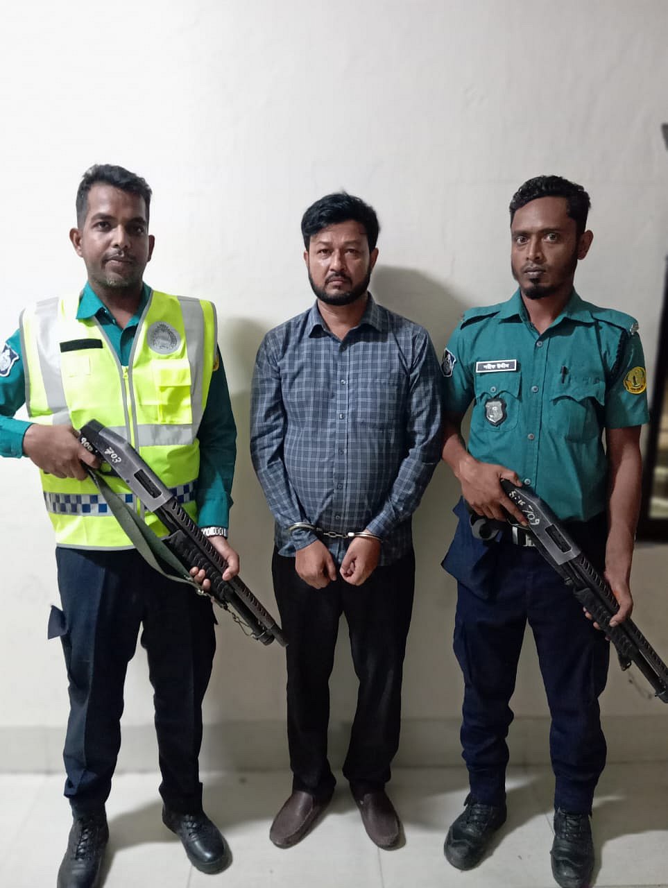 মিউবাউল ইসলামকে গ্রেপ্তার করেছে সিলেট কোতোয়ালি থানার পুলিশ। গতকাল শনিবার রাতে