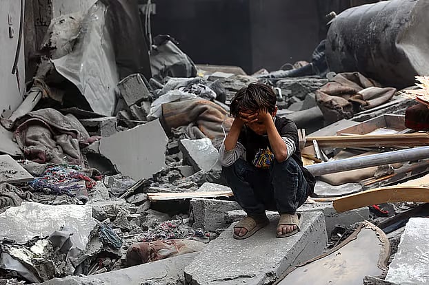 ইসরায়েলি বাহিনীর টানা ও নির্বিচার হামলায় ফিলিস্তিনের গাজা উপত্যকা কার্যত ধ্বংসস্তূপে পরিণত হয়েছে