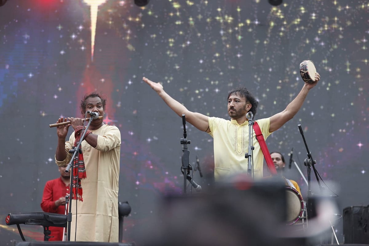 সংস্কৃতি মন্ত্রণালয়ের উদ্যোগে রাজধানীর মানিক মিয়া অ্যাভিনিউয়ে কনসার্ট চলছে। আজ সোমবার বিকেলে