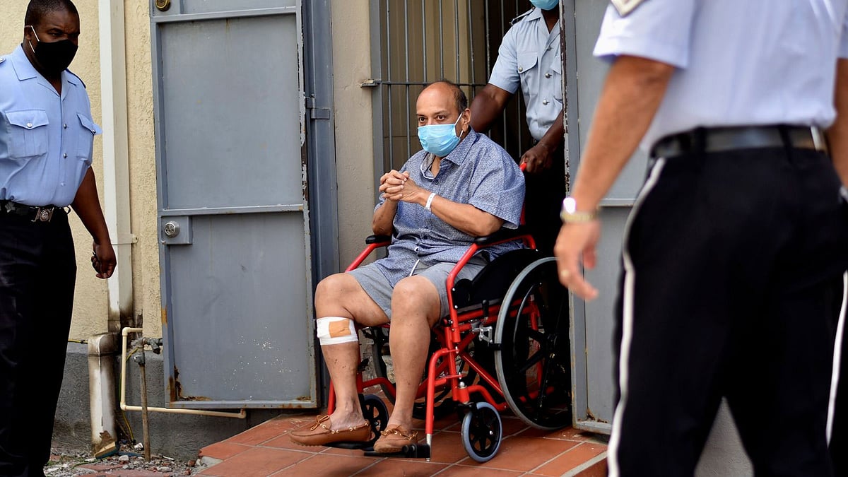 মেহুল চোকসি (২০২১ সালে ডমিনিকায় একটি আদালতে শুনানির পর।)