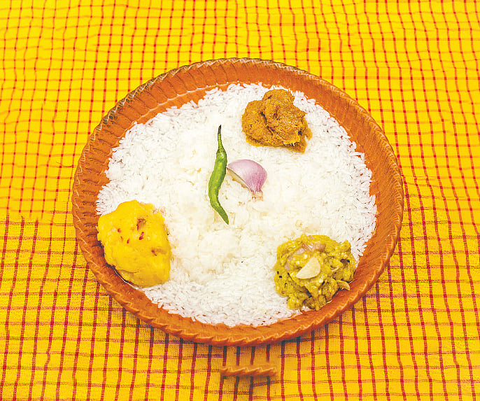 পান্তাভাতের সঙ্গে নানা পদের ভর্তা বাঙালির চিরায়ত ঐতিহ্য