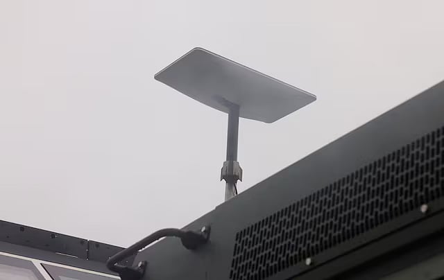 স্যাটেলাইটের মাধ্যমে ইন্টারনেট-সেবা দিয়ে থাকে স্টারলিংক