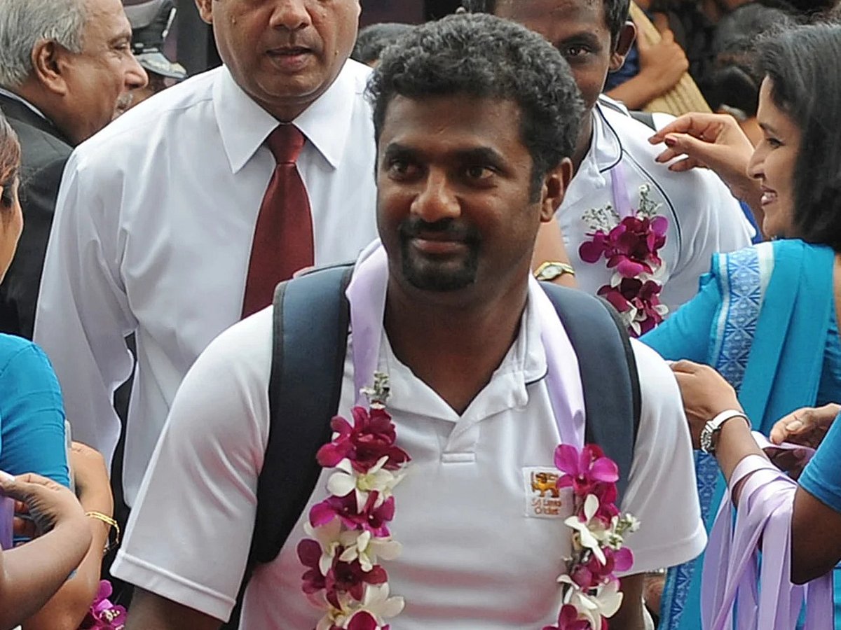 আজ মুত্তিয়া মুরালিধরনের জন্মদিন