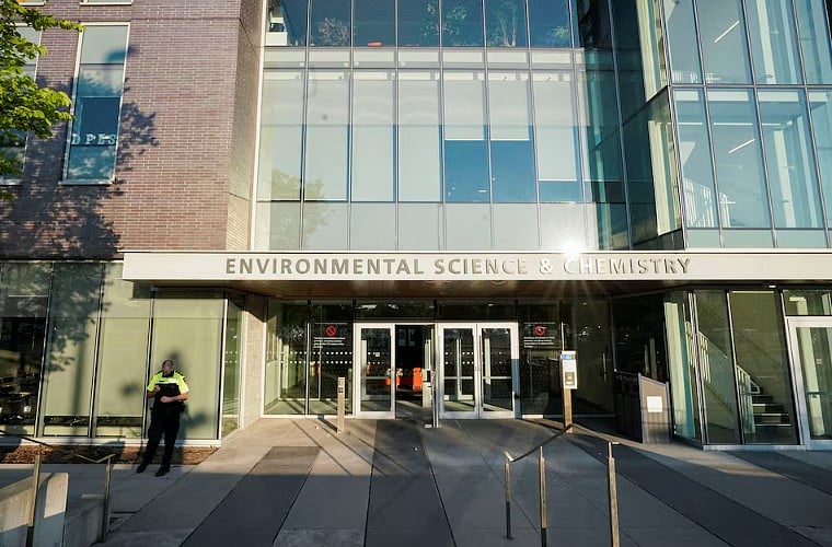 কানাডার টরন্টো বিশ্ববিদ্যালয়ের ক্যাম্পাস