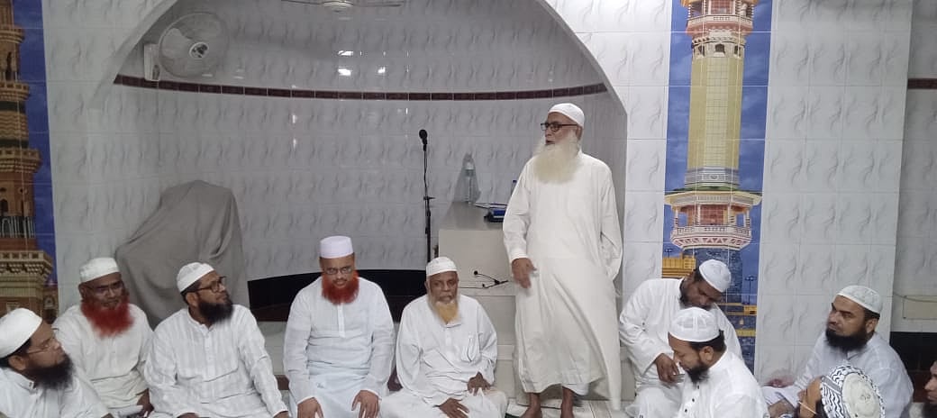 সাভারের জাতীয় দৃষ্টিপ্রতিবন্ধী সংস্থা জামে মসজিদে বৃহস্পতিবার বাংলাদেশ খেলাফত মজলিস ঢাকা জেলা (উত্তর) মতবিনিময় সভা করে