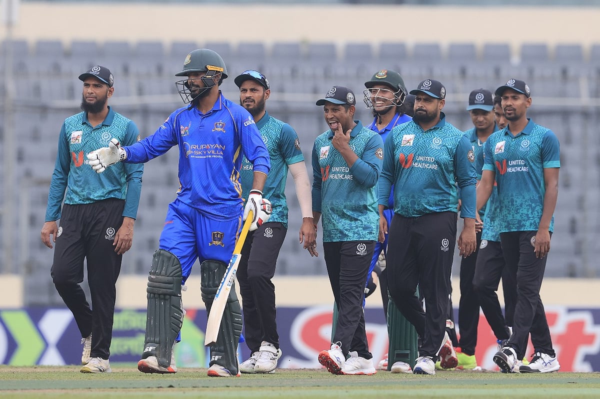 লিজেন্ডস অব রূপগঞ্জের কাছে হেরেছে মোহামেডান।