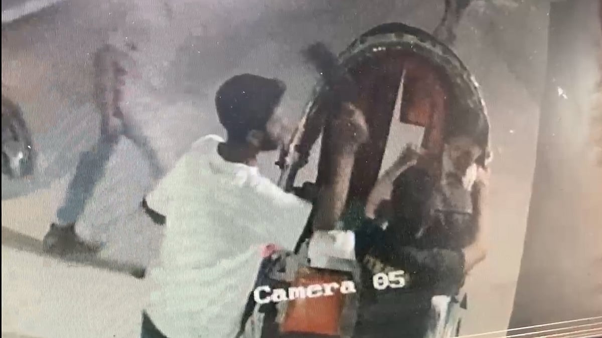 শেওড়াপাড়ায় চাঞ্চল্যকর ছিনতাই, অভিযুক্তদের একজন গ্রেফতার