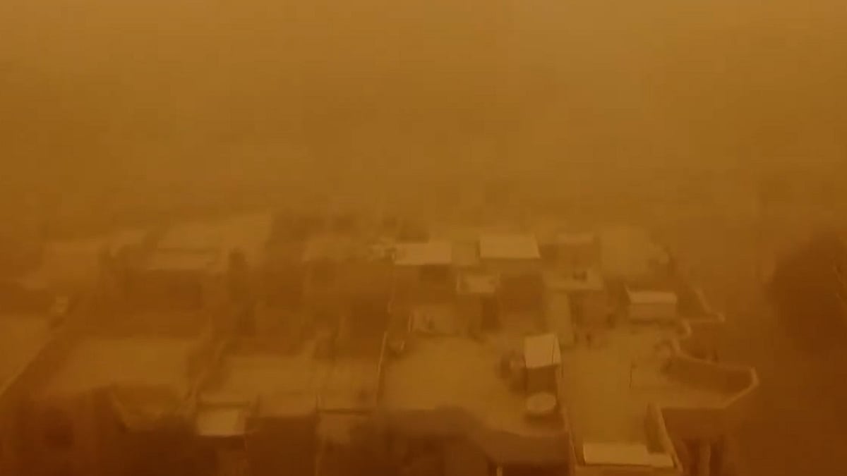 ইরাকের আকাশে ভয়াবহ ধূলিঝড়, শ্বাসকষ্টের জটিলতায় বাসিন্দারা