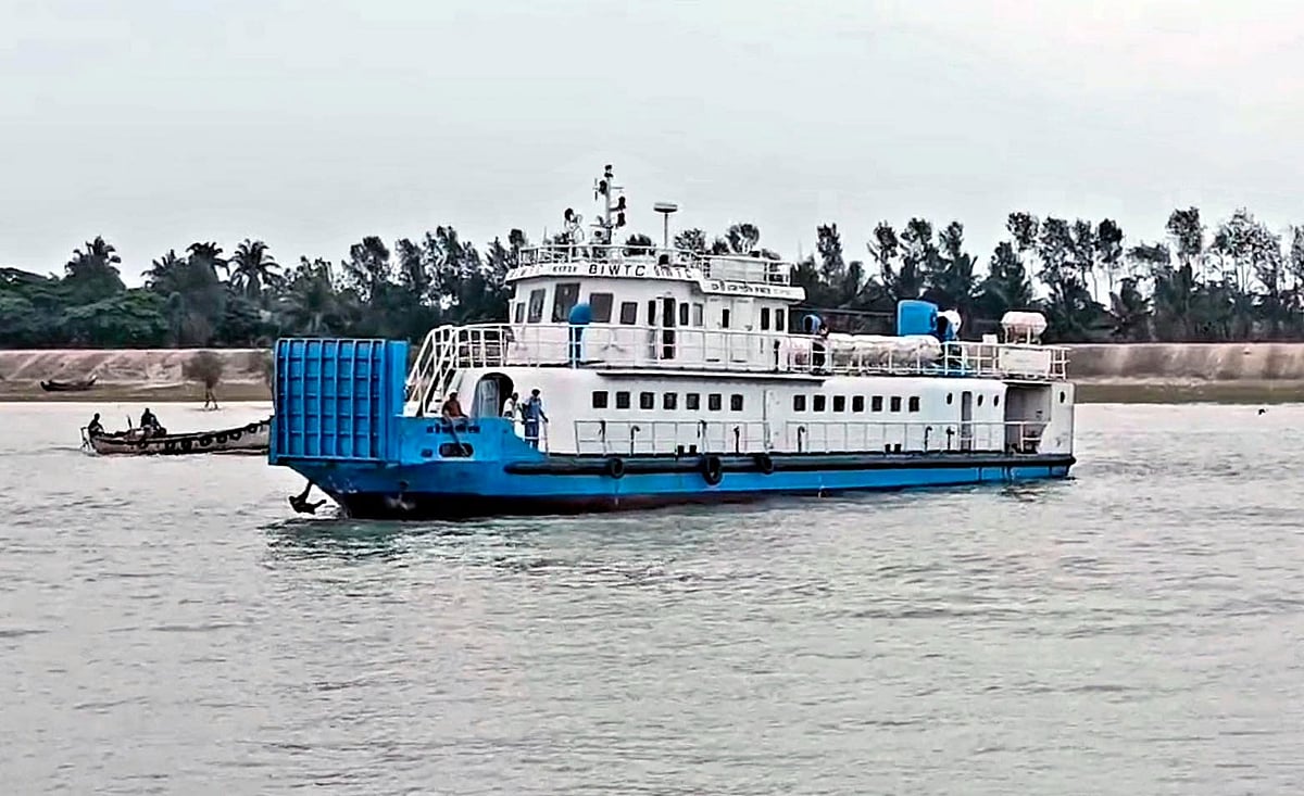 কক্সবাজার–মহেশখালী নৌপথে চালু হওয়া সি–ট্রাক