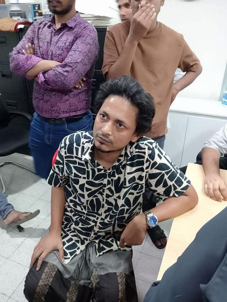 মো. ইলিয়াছ হোসেন হিরণ। জুলাই শহীদ স্মৃতি ফাউন্ডেশনের কার্যালয়ে