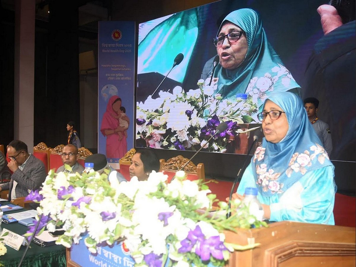 স্বাস্থ্য উপদেষ্টা নূরজাহান বেগম আজ রোববার রাজধানীর ওসমানী মিলনায়তনে বিশ্ব স্বাস্থ্য দিবস উপলক্ষে স্বাস্থ্য মন্ত্রণালয় আয়োজিত অনুষ্ঠানে প্রধান অতিথির বক্তব্য দেন