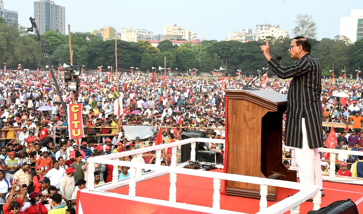 কলকাতার ঐতিহাসিক ব্রিগেড প্যারেড গ্রাউন্ডে পশ্চিমবঙ্গের বাম দল সিপিএম–সমর্থিত চার গণসংগঠনের ডাকে আয়োজিত এক বিশাল সমাবেশে বক্তব্য দেন মহম্মদ সেলিম
