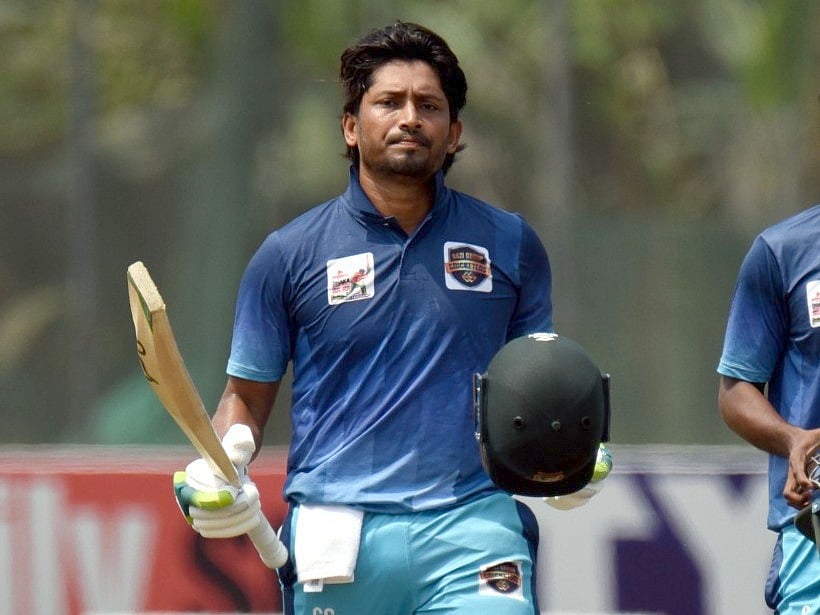 ৫০তম সেঞ্চুরি করে দলকে জিতিয়ে মাঠ ছাড়ছেন এনামুল হক। আজ বিকেএসপিতে গাজী গ্রুপ–লিজেন্ডস অব রূপগঞ্জ ম্যাচে