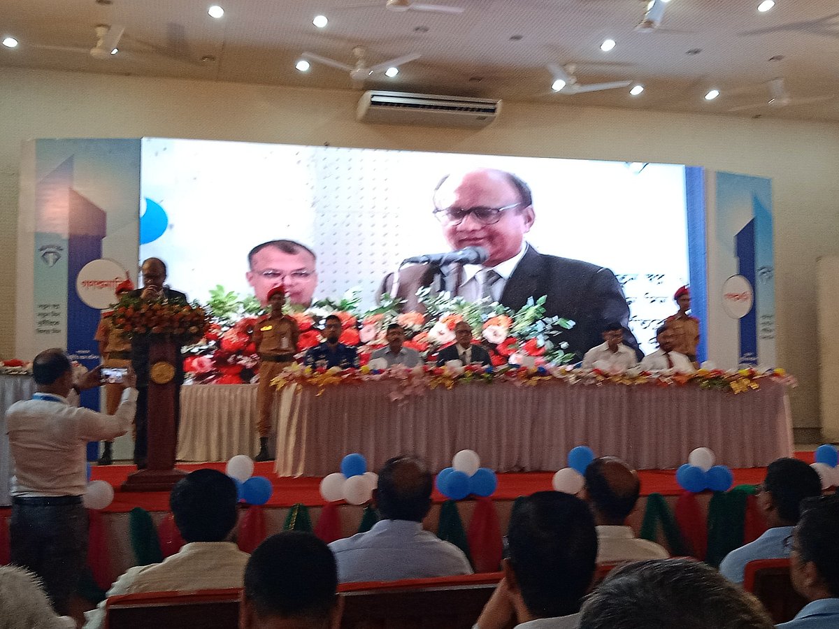 লালমনিরহাট জেলা পরিষদ অডিটরিয়ামে গণশুনানিতে প্রধান অতিথি হিসেবে বক্তব্য দেন দুদকের চেয়ারম্যান মোহাম্মদ আবদুল মোমেন। আজ সকালে তোলা