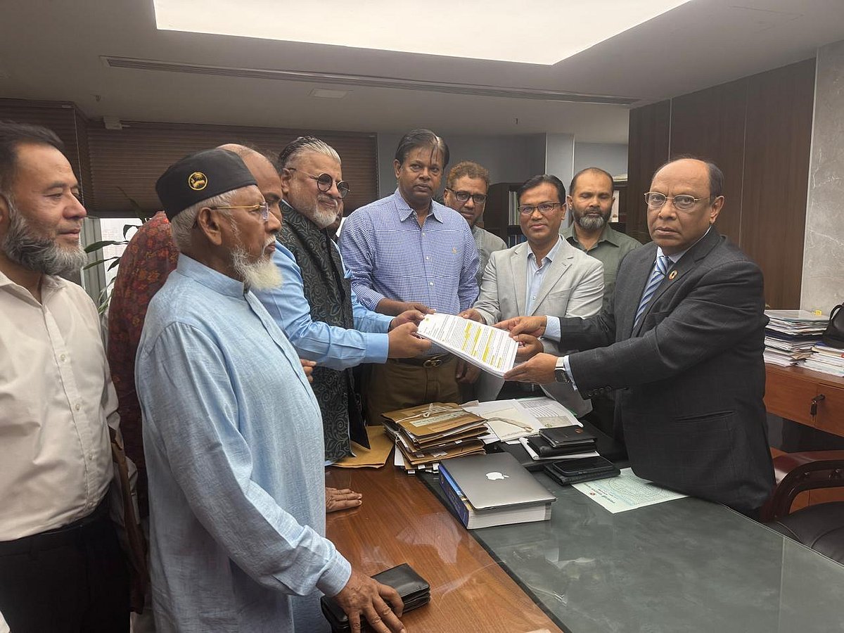 কোনো বিশেষ ব্যক্তি বা গোষ্ঠীর জন্য নয়, বরং সব বৈধ এজেন্সির জন্য মালয়েশিয়ার শ্রমবাজার উন্মুক্ত করাসহ বিভিন্ন দাবি নিয়ে আজ সোমবার দুপুরে প্রবাসী কল্যাণ ও বৈদেশিক কর্মসংস্থান মন্ত্রণালয়ে স্মারকলিপি জমা দিয়েছেন বায়রার সদস্যরা